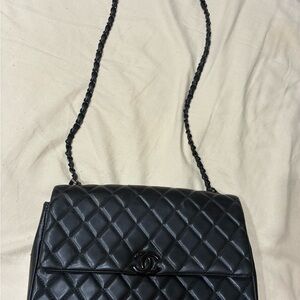 Elegant Black Clon Chan 🖤el Quilted Shoulder Bag